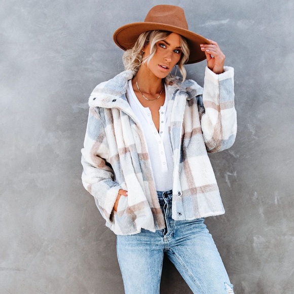 ACOA Winter's Tale Pocketed Plaid Faux Fur Jacket - Picture 6 of 13